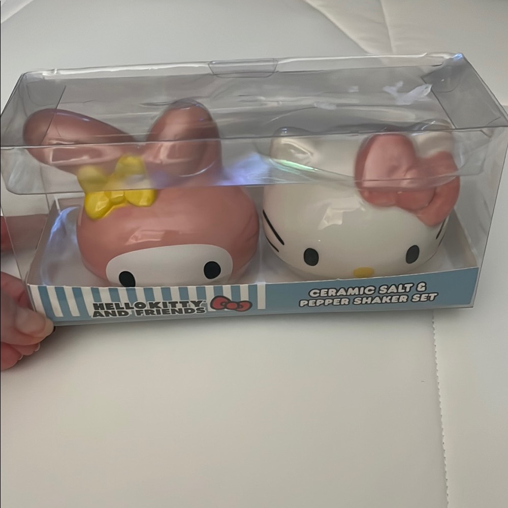 Hello Kitty and Friends Ceramic Salt & Pepper Shaker Set, NWT